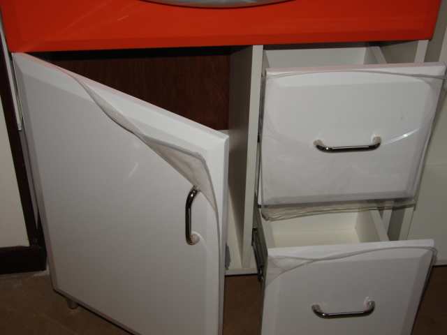 BATHROOM CABINET cm. L.70 H.88 P.46 MIRROR AND CABINET same as picture