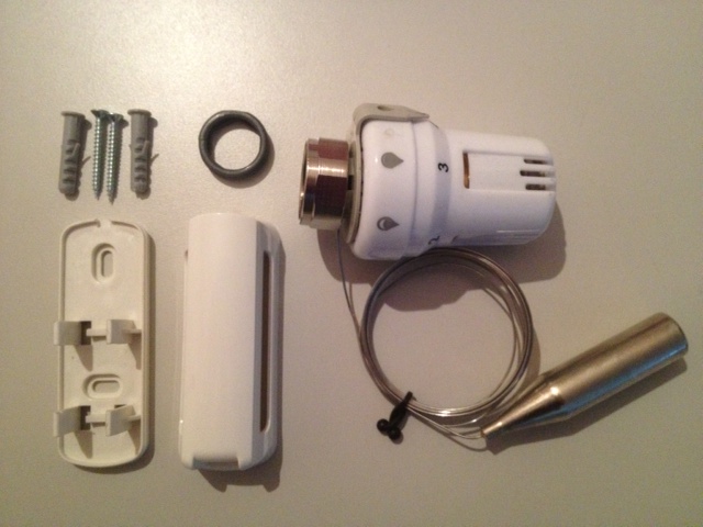 THERMOSTATIC HEAD WITH DISTANCE LIQUID ELEMENT