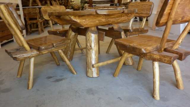 ROUND TABLE WITH FOUR CHAIR FOR 4-6 PERSONS