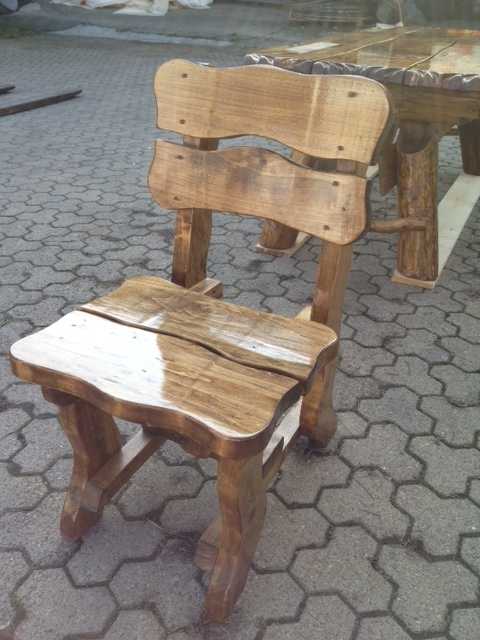 CHAIRS IN WALNUT SOLID COLOR