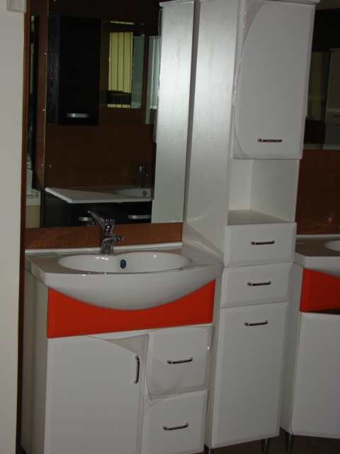 MOBILE PER BAGNO cm. L.70 H.88 P.46 SPECCHIO E MOBILE come da foto