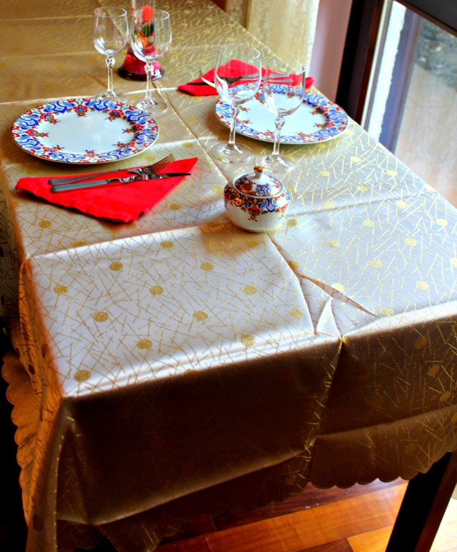 TOVAGLIA NATALIZIA ORO CM.160X220 POLIESTERE