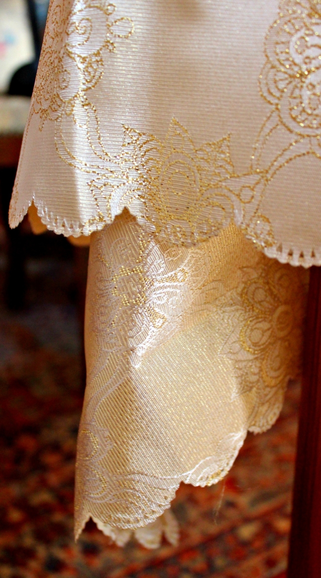 TOVAGLIA NATALIZIA ORO CM.160X160 POLIESTERE