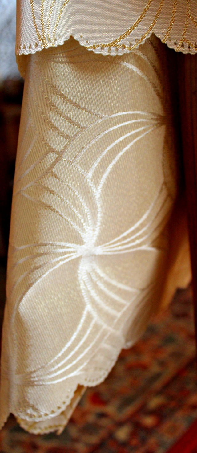 TOVAGLIA NATALIZIA ORO CM.160X220 POLIESTERE