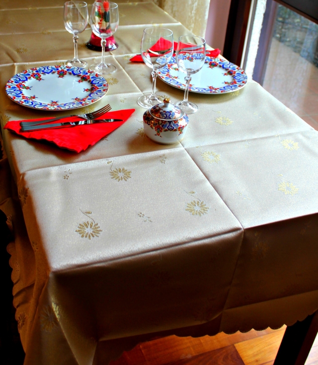 TOVAGLIA NATALIZIA ORO CM.160X220 POLIESTERE