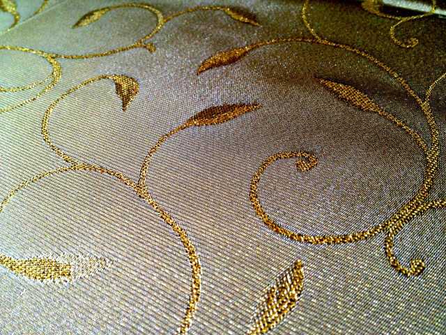 TOVAGLIA NATALIZIA ORO CM.160X160 POLIESTERE