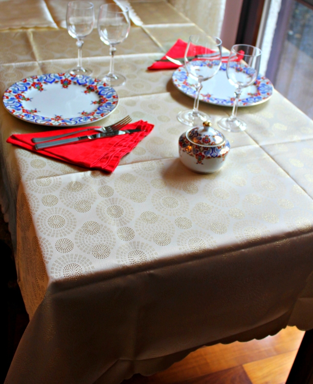 TOVAGLIA NATALIZIA ORO CM.160X220 POLIESTERE