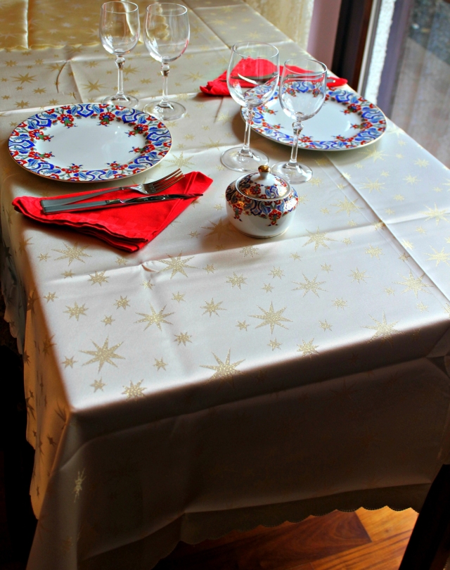 TOVAGLIA NATALIZIA ORO CM.160X220 POLIESTERE