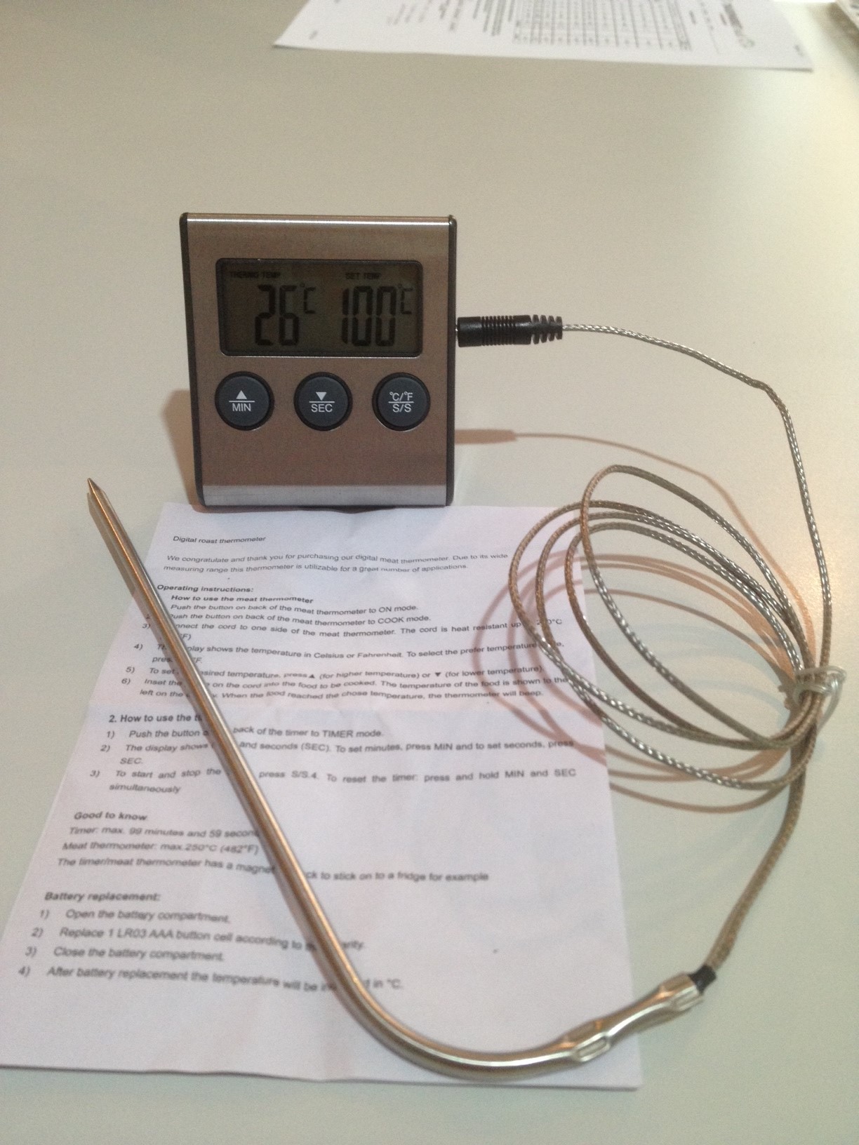 TERMOMETRO DIGITALE CON SONDA PER FORNO FUNZIONE TIMER