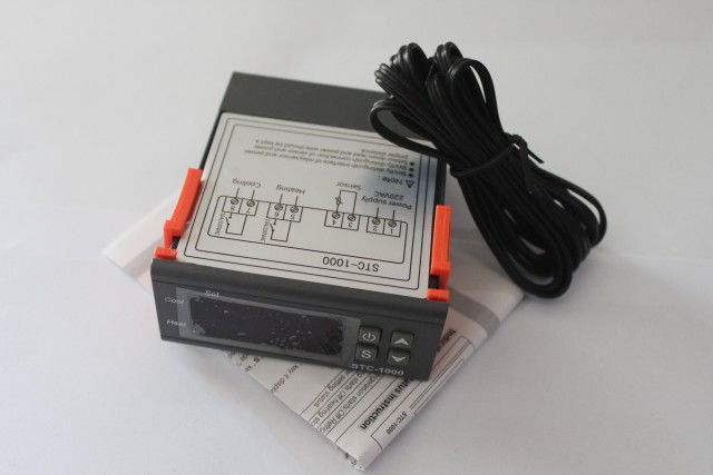 CONTROLLER CON SONDA PER GESTIONE TEMPERATURA RISCALDAMENTO E RAFFREDDAMENTO