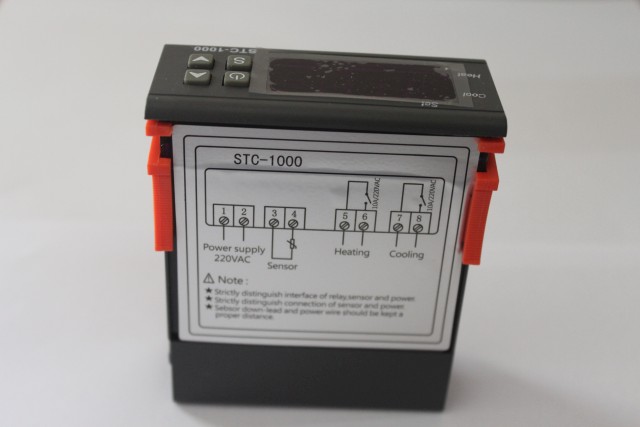 CONTROLLER CON SONDA PER GESTIONE TEMPERATURA RISCALDAMENTO E RAFFREDDAMENTO