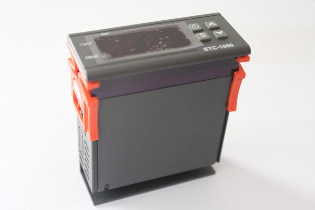 CONTROLLER CON SONDA PER GESTIONE TEMPERATURA RISCALDAMENTO E RAFFREDDAMENTO