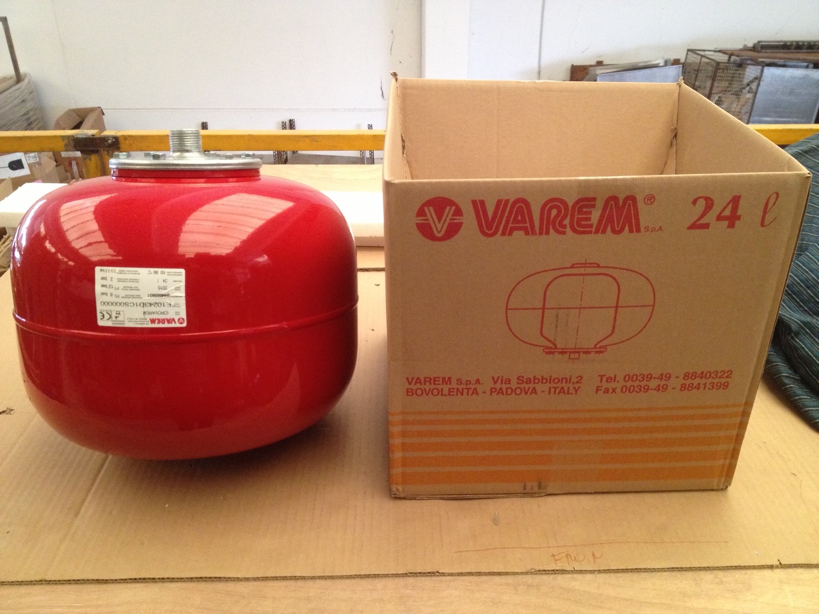 VASO DI ESPANSIONE PER AUTOCLAVI IDROVAREM LITRI 24  CONNESSIONI 1"