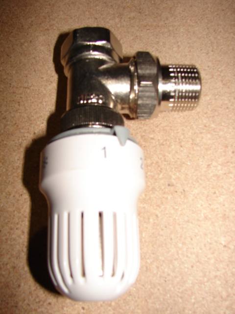VALVOLA TERMOSTATICA DN.20 - 3/4" A SQUADRA