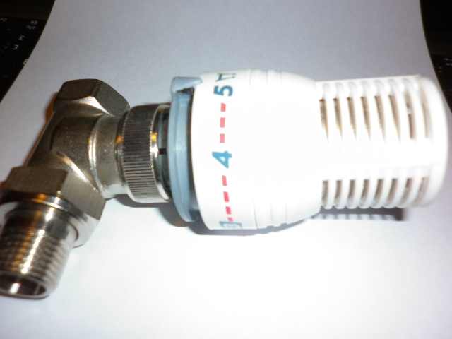 VALVOLA TERMOSTATICA DN.15 - 1/2" DIRITTA