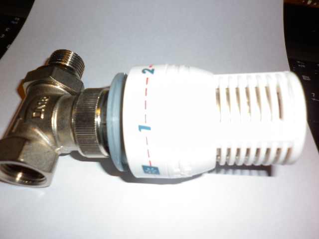 VALVOLA TERMOSTATICA DN.15 - 1/2" DIRITTA