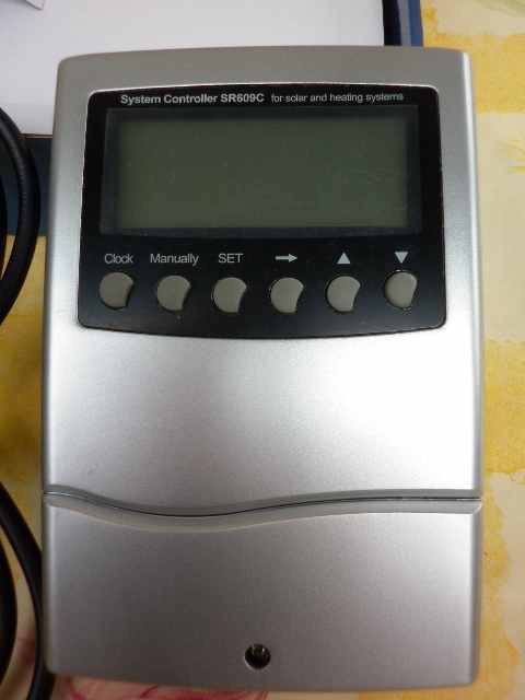 CENTRALINA ELETTRONICA PER PANNELLI CON BOILER A CIRCOLAZIONE PRESSURIZZATA