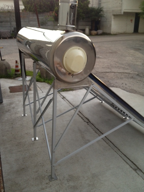 PANNELLO SOLARE TERMICO A CIRCOLAZIONE NATURALE CON SERBATOIO DA LT.180