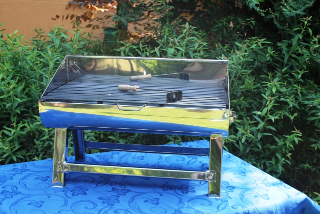 BARBECUE IN ACCIAIO INOX PORTATILE IDEALE PER CAMPEGGIO O GRIGLIARE IN GIARDINO