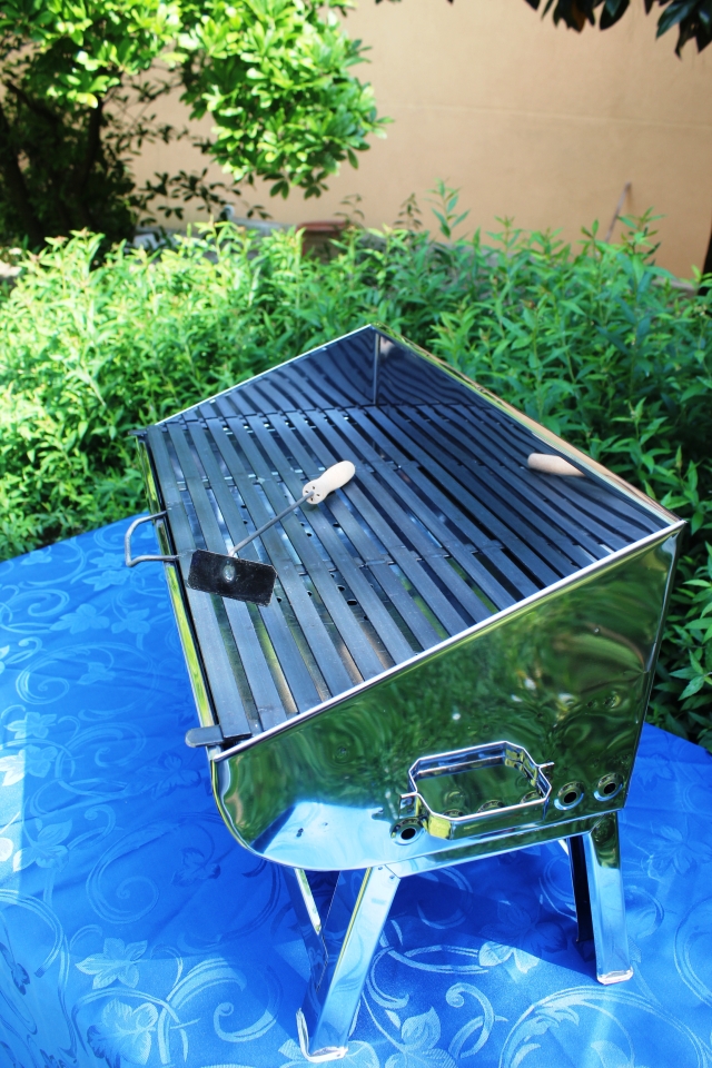 BARBECUE IN ACCIAIO INOX PORTATILE IDEALE PER CAMPEGGIO O GRIGLIARE IN GIARDINO