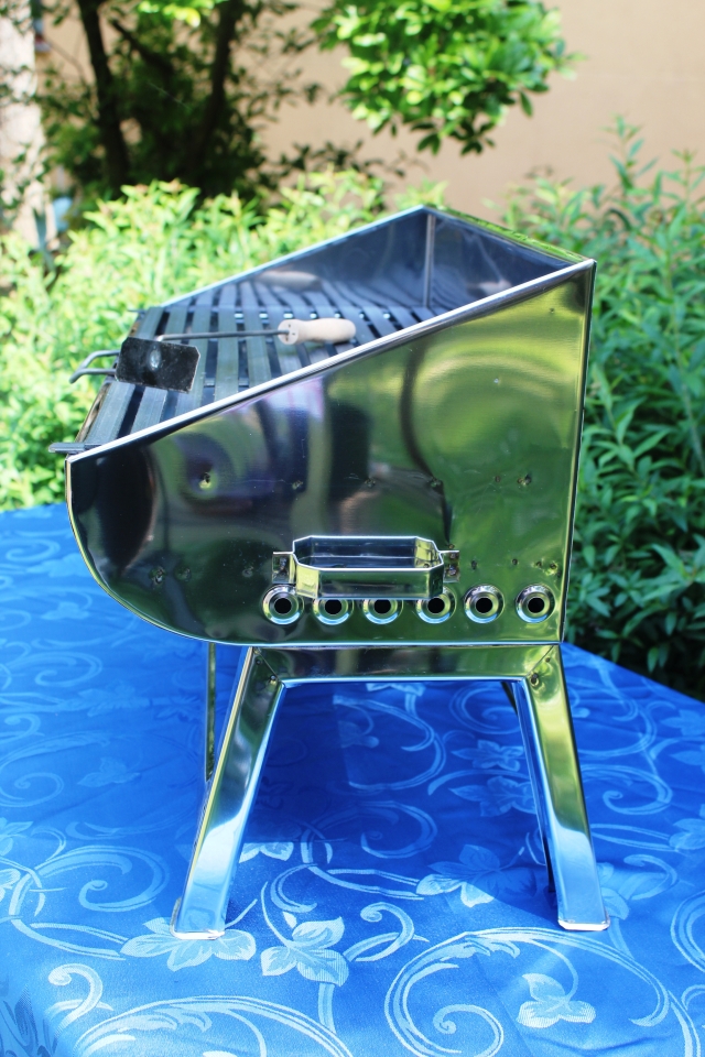 BARBECUE IN ACCIAIO INOX PORTATILE IDEALE PER CAMPEGGIO O GRIGLIARE IN GIARDINO