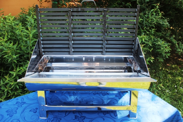 BARBECUE IN ACCIAIO INOX PORTATILE IDEALE PER CAMPEGGIO O GRIGLIARE IN GIARDINO