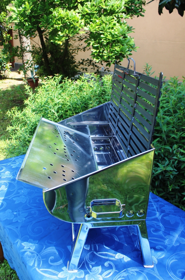 BARBECUE IN ACCIAIO INOX PORTATILE IDEALE PER CAMPEGGIO O GRIGLIARE IN GIARDINO