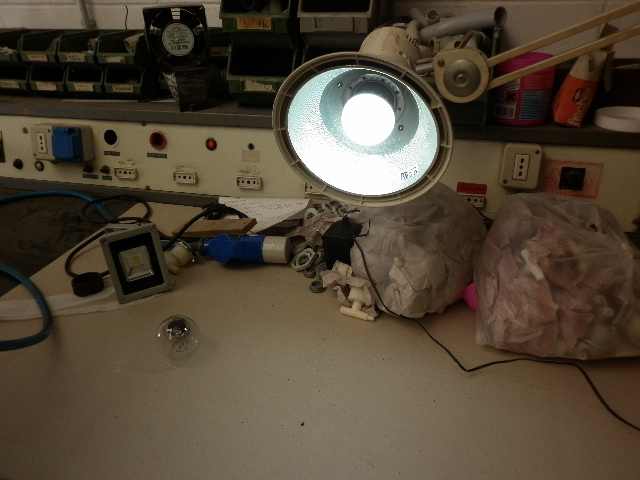 LAMPADINA A LED ATTACCO E27 AC. 220 W 5 COLORE BIANCO FREDDO