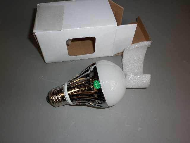 LAMPADINA A BULBO ATTACCO E27 AC. 220 W 4,5 COLORE BIANCO CALDO