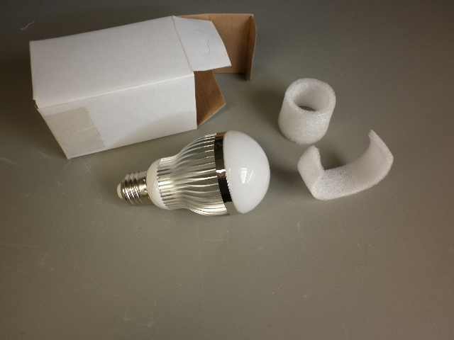 LAMPADINA A BULBO ATTACCO E27 AC. 220 W 8 COLORE BIANCO CALDO