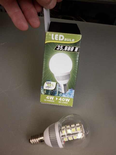 LAMPADINA A BULBO ATTACCO E14 AC. 220 W 3,5 COLORE BIANCO FREDDO